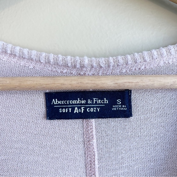 Abercrombie & Fitch blush soft A&F cozy top in size small - Picture 2 of 5